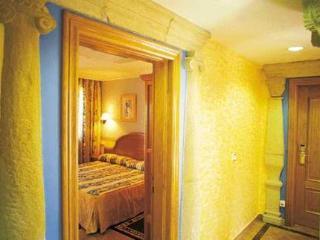 Ruedas Hotel *