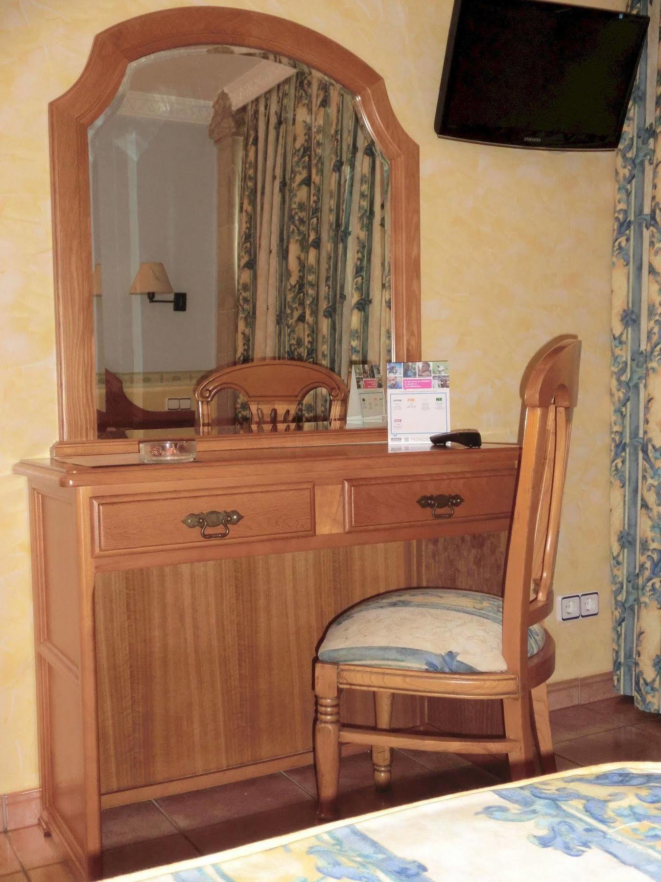 Ruedas Hotel Laredo